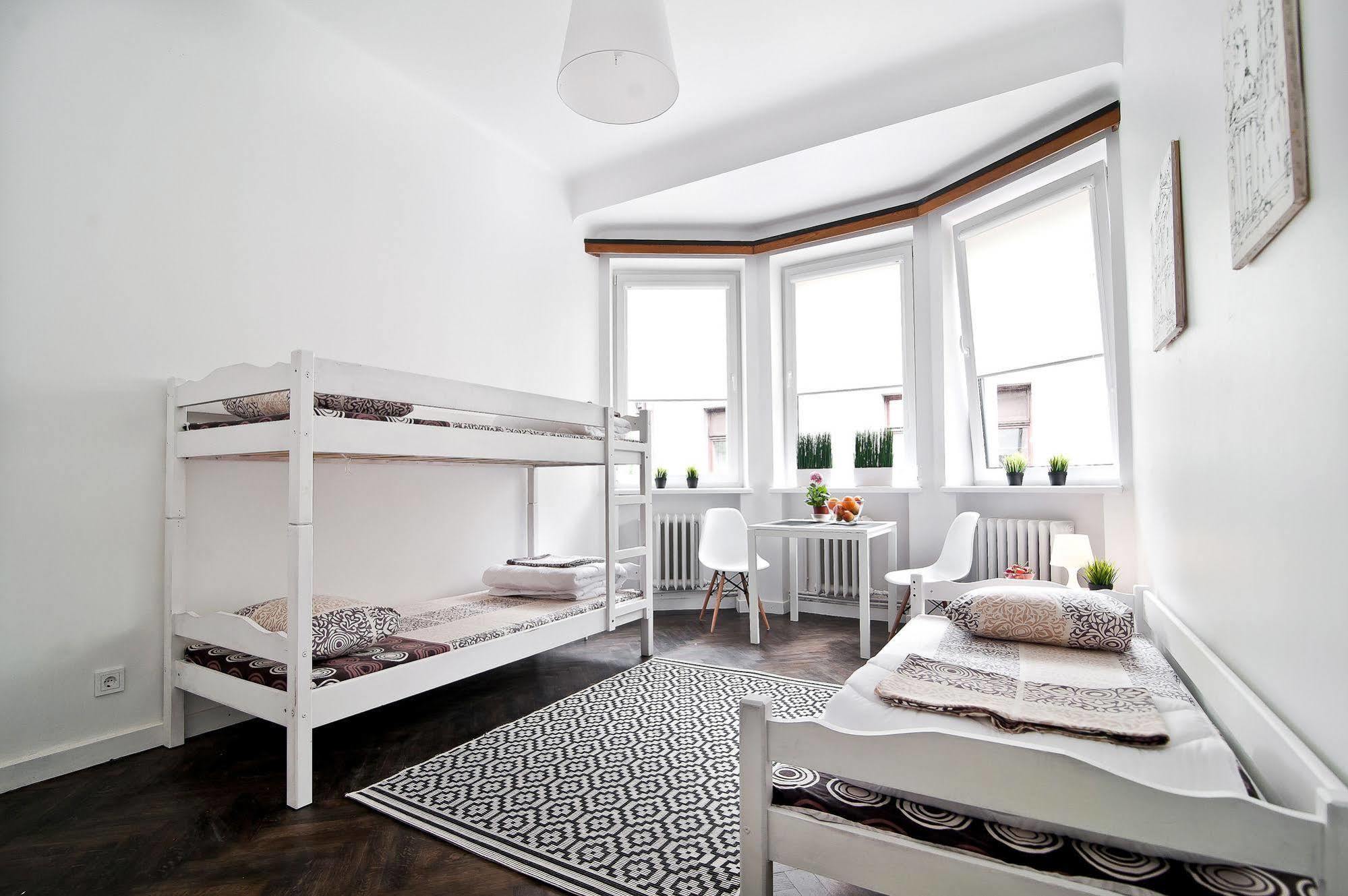 Extra Hostel "Easy Kaunas" Luaran gambar
