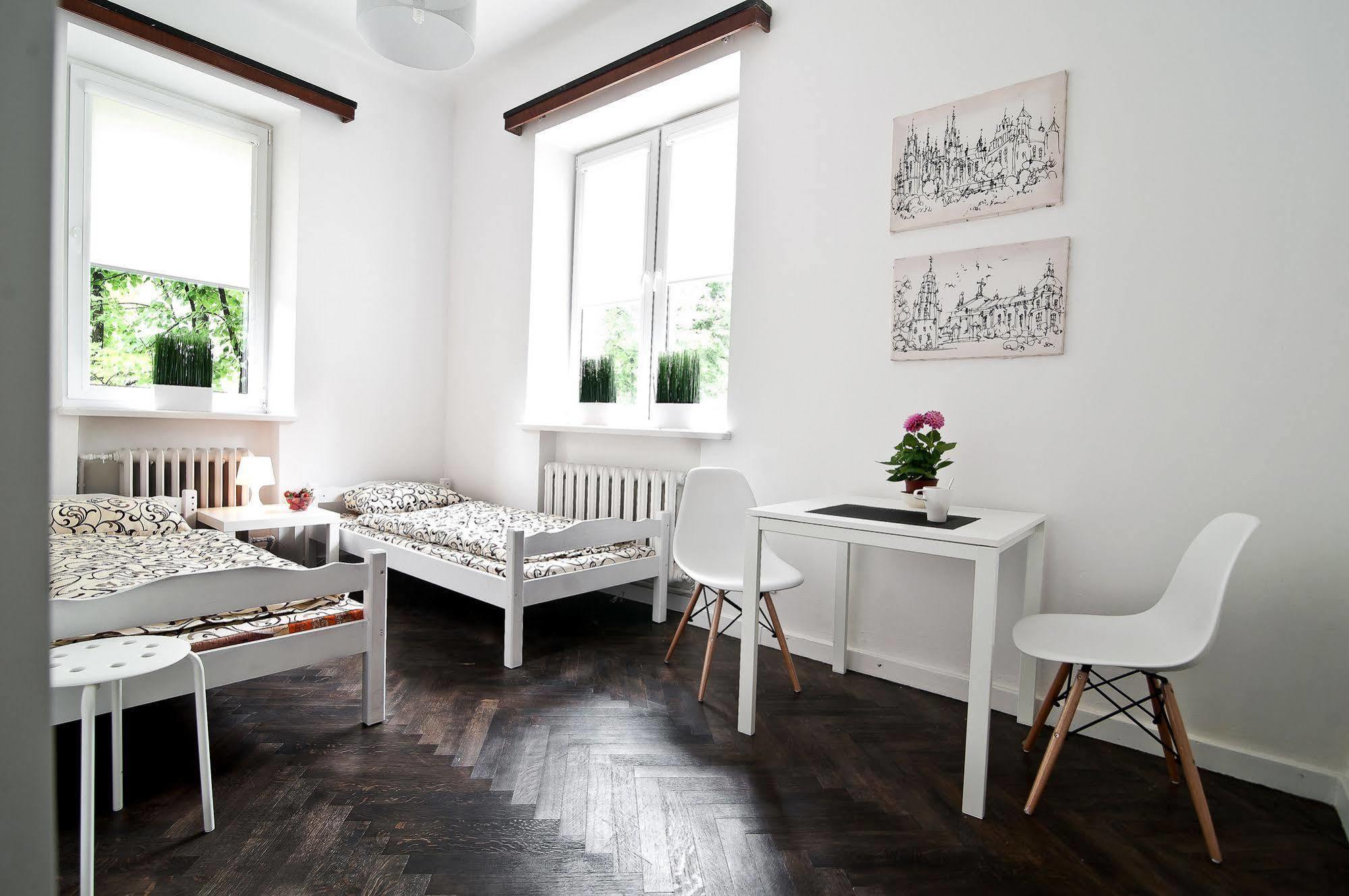 Extra Hostel "Easy Kaunas" Luaran gambar